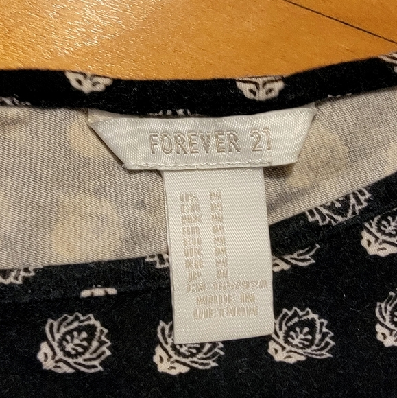 Forever 21 Crop top - Picture 2 of 2